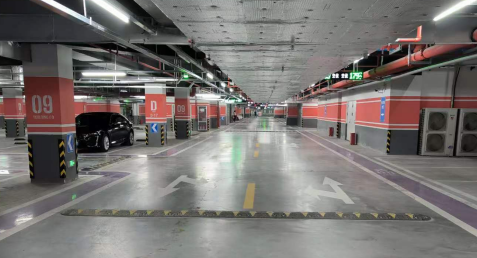 西安地下车库划线必须安装减速带吗？  